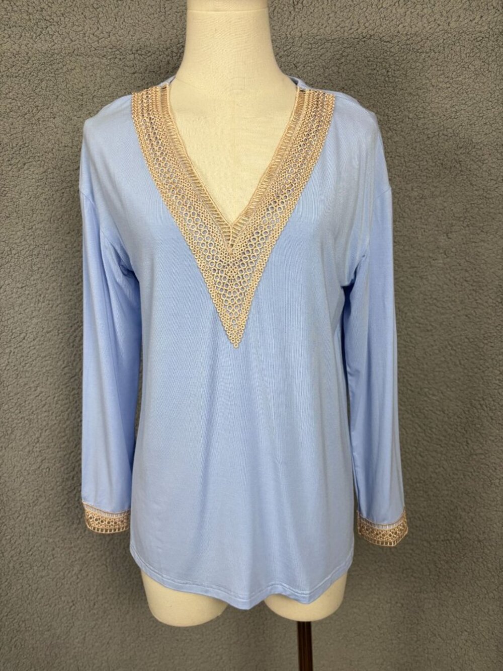 Women's Blue Long Sleeve Top With Crochet V-Neck & Cuffs Size Small NWOT's.